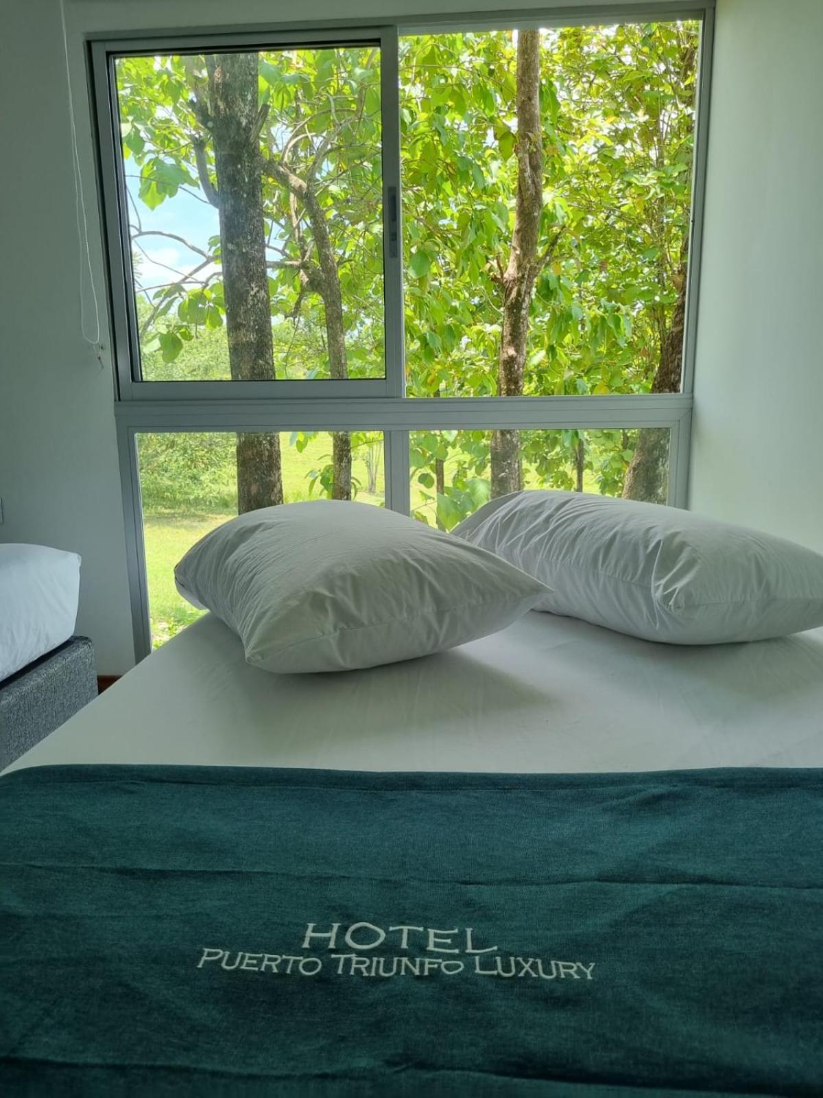 Hotel Puerto Triunfo Doradal Buitenkant foto
