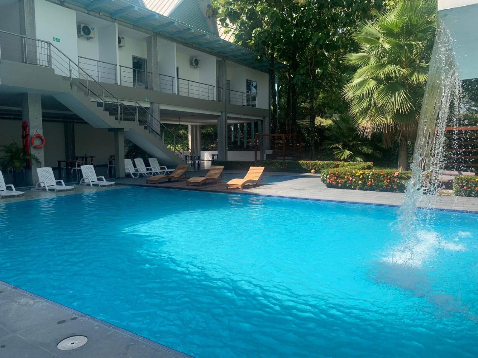 Hotel Puerto Triunfo Doradal Buitenkant foto
